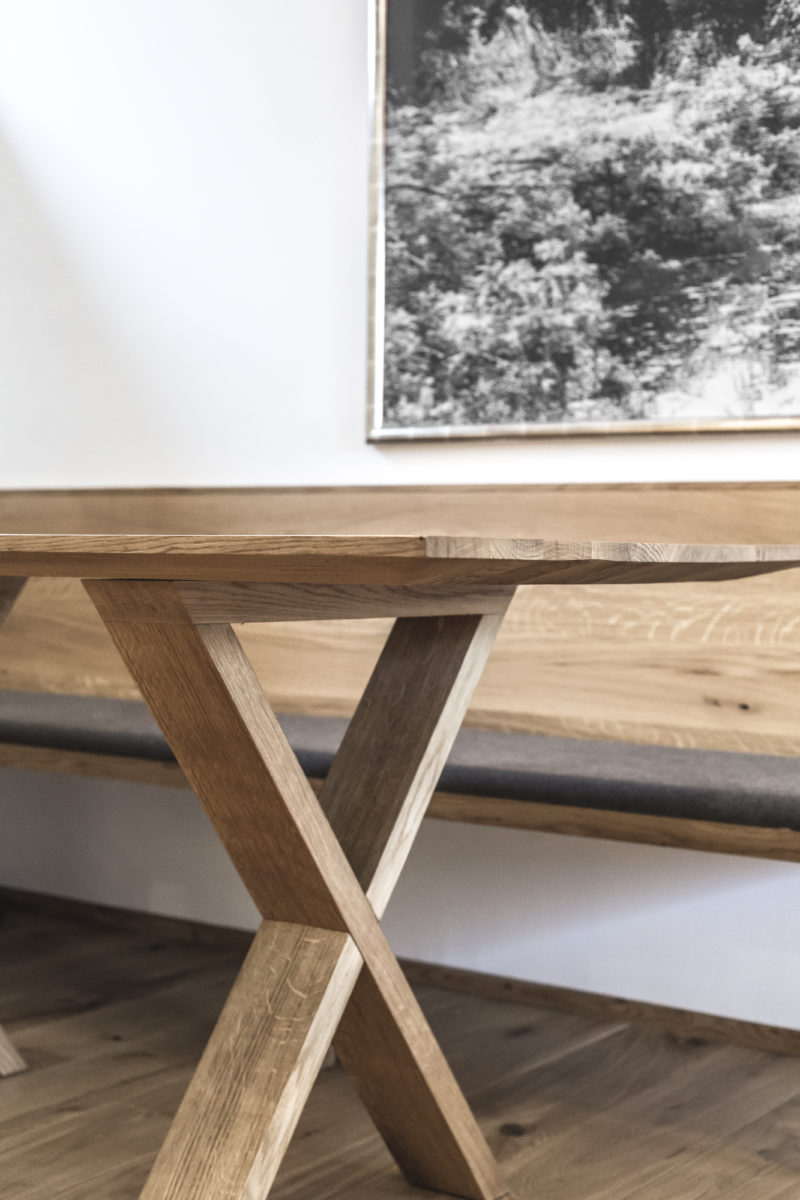 TABLE & BENCH BY COMMOD