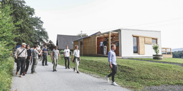 Modulhausbau im 21. Jahrhundert COMMOD HOUSE zeigt modulares Bauen (Pressebericht)