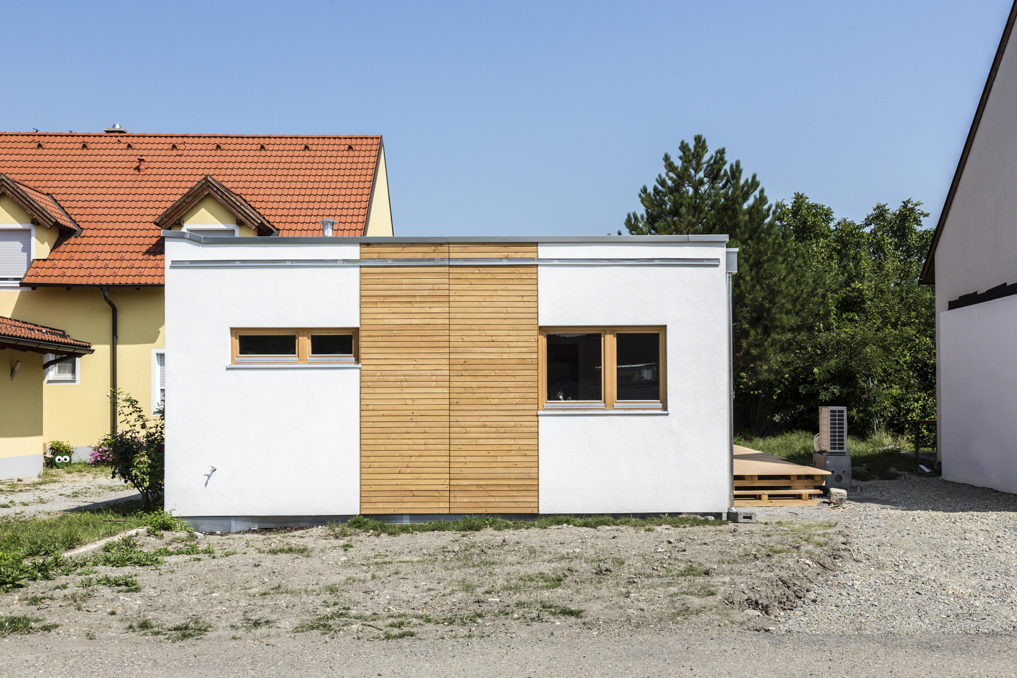 COMMOD „House of the Dog“ 92m² BGF