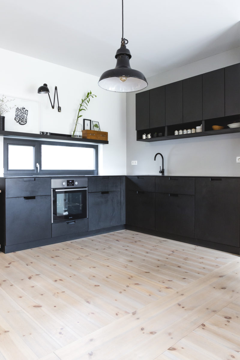 Black Kitchen by COMMOD