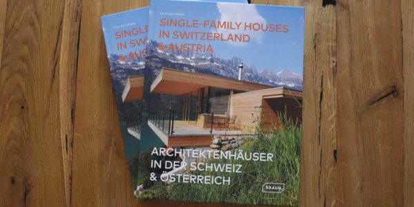 2 COMMOD Häuser in „ARCHITEKTENHÄUSER IN DER SCHWEIZ UND ÖSTERREICH“